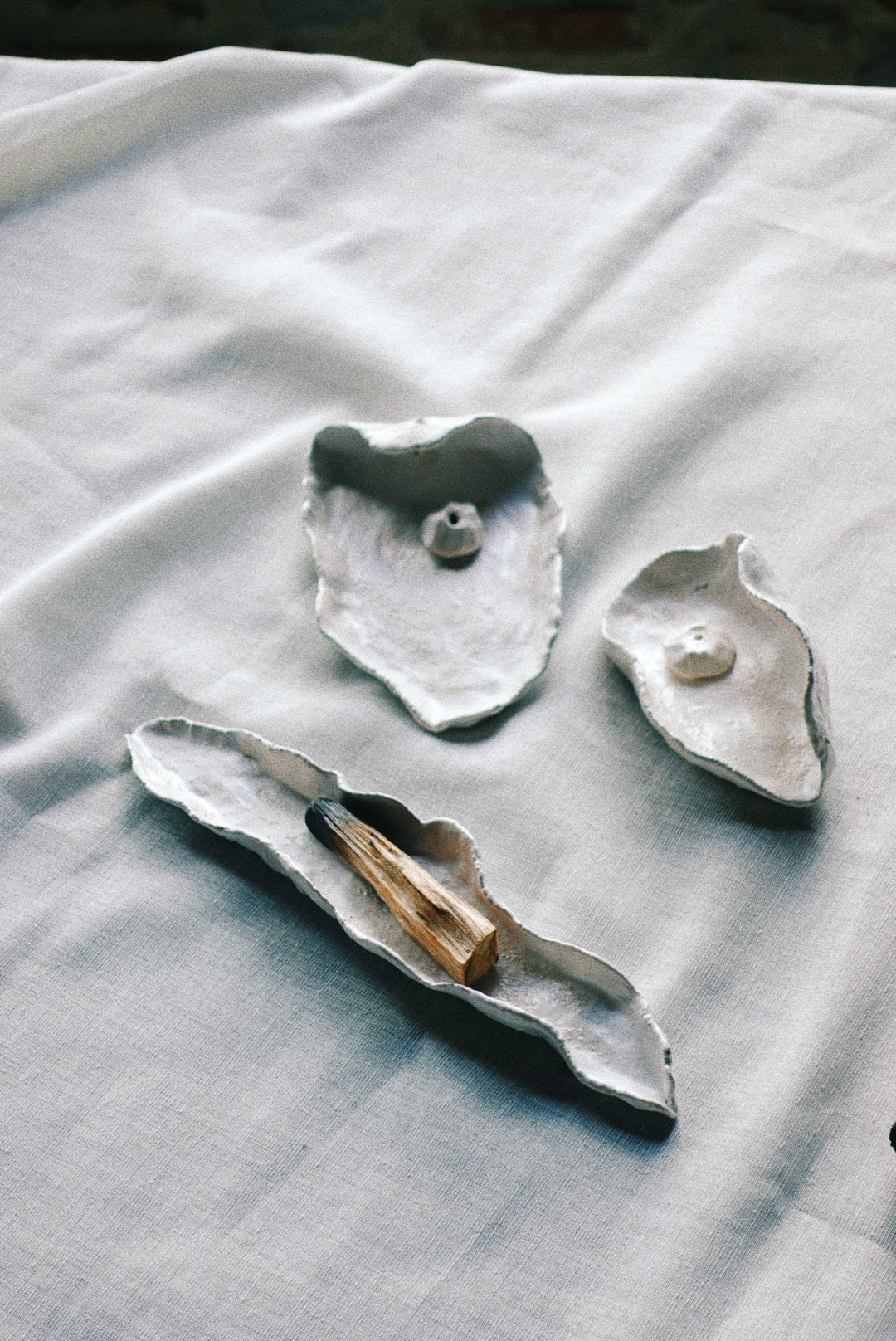 Concha incense holder