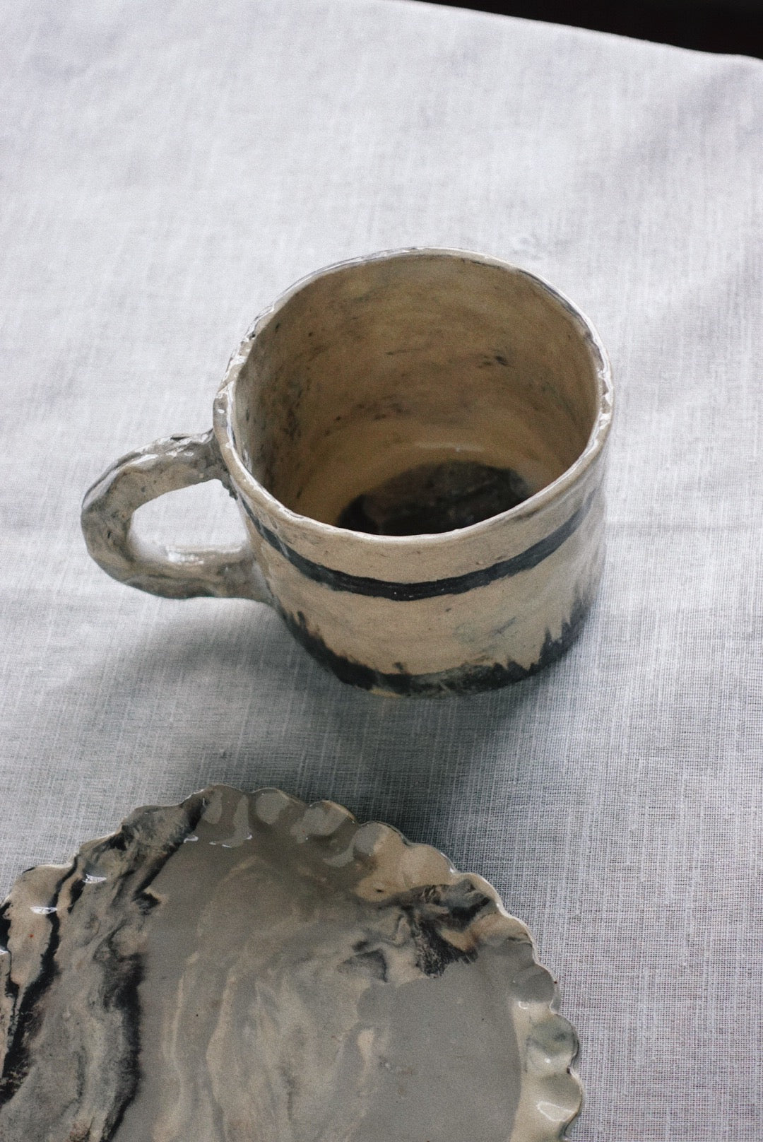 Obsidian vein mug