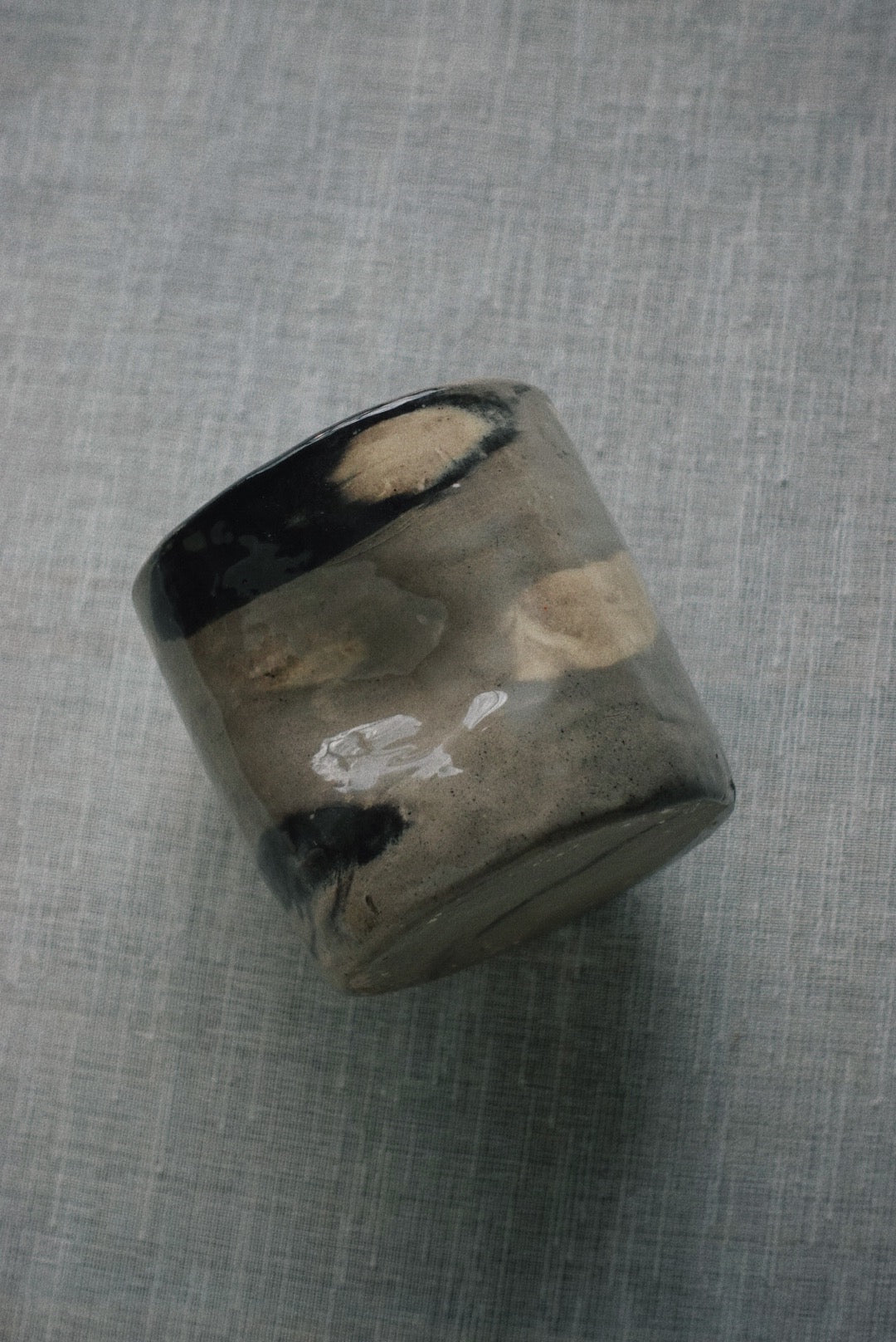 Obsidian vein mug