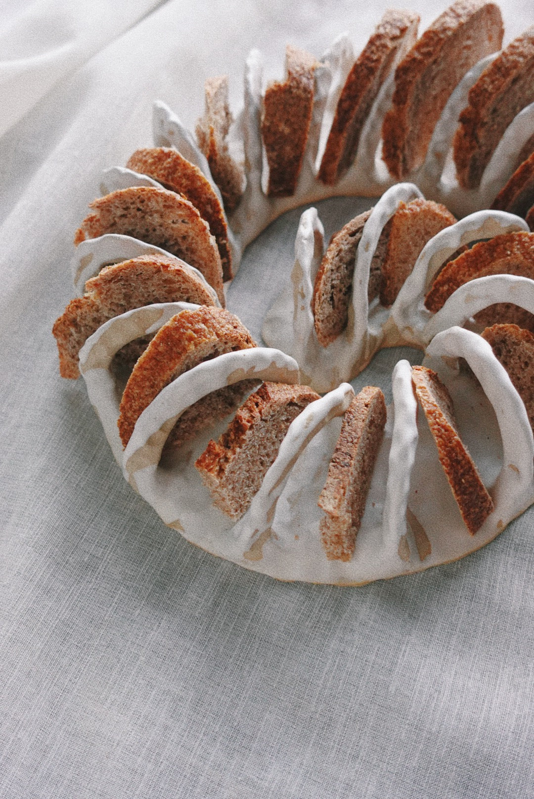Spiral bread holder