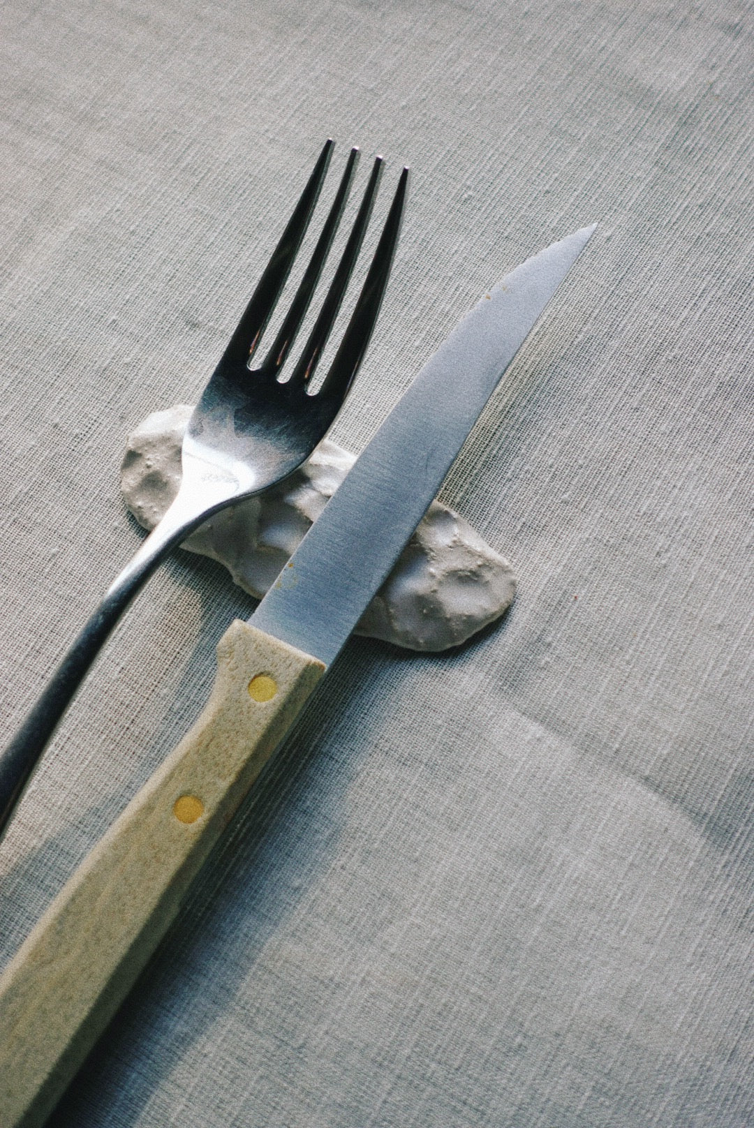 Stone cutlery rests