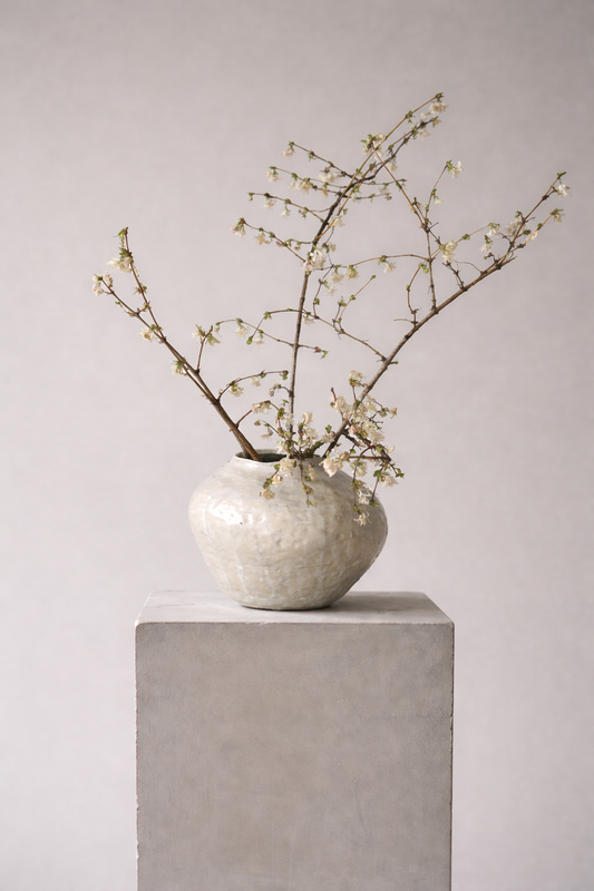 Moon vase 00