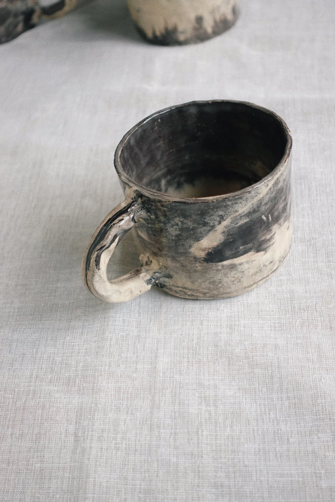 Obsidian vein mug