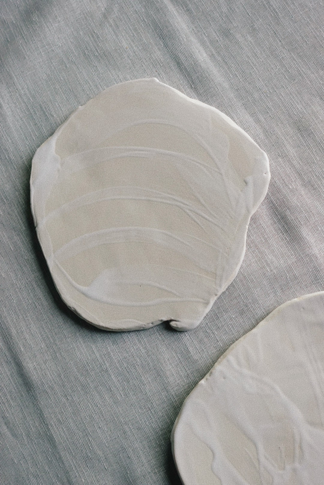 Irregular white tray