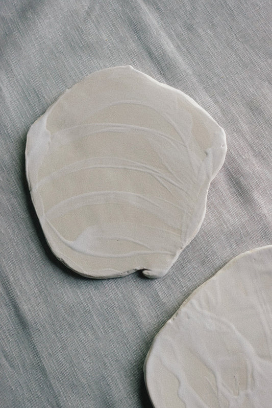 Irregular white tray