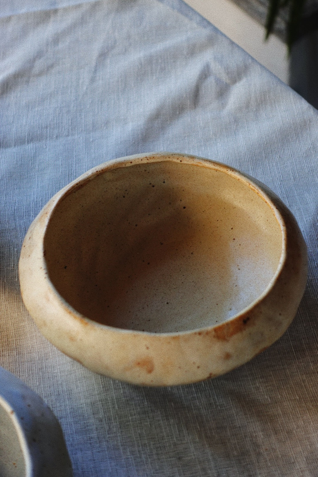 Brown pebble bowl
