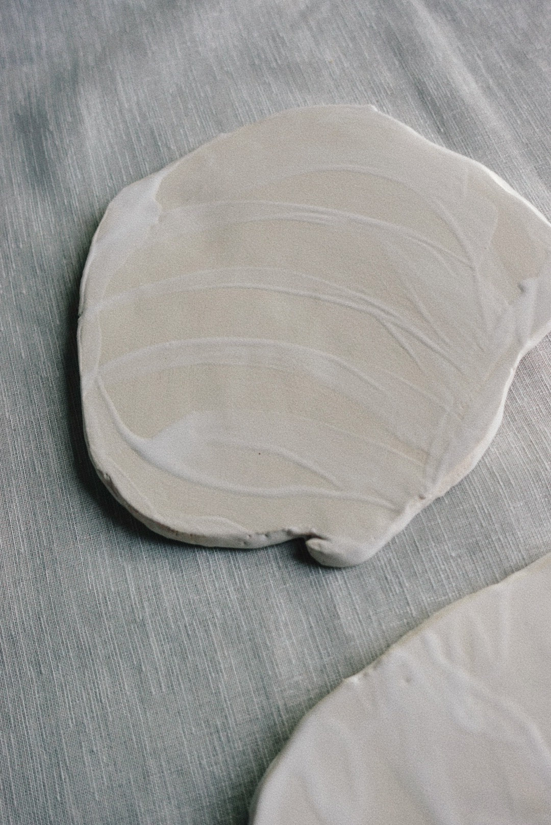 Irregular white tray