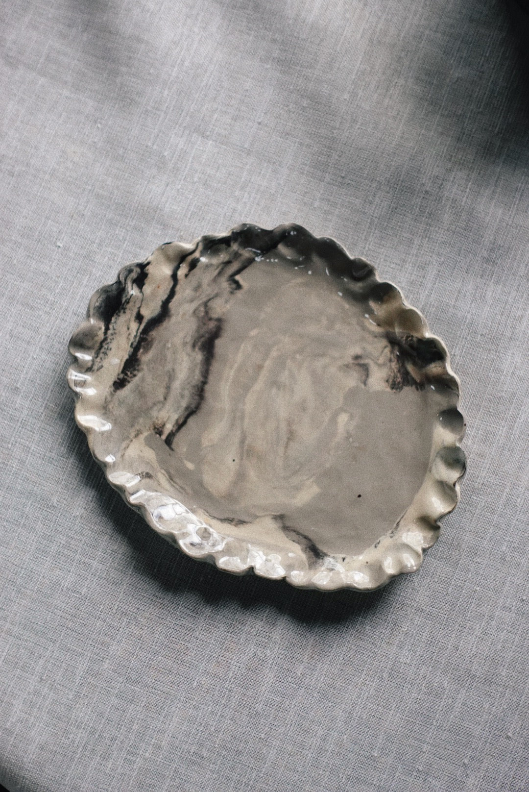 Obsidian vein tray