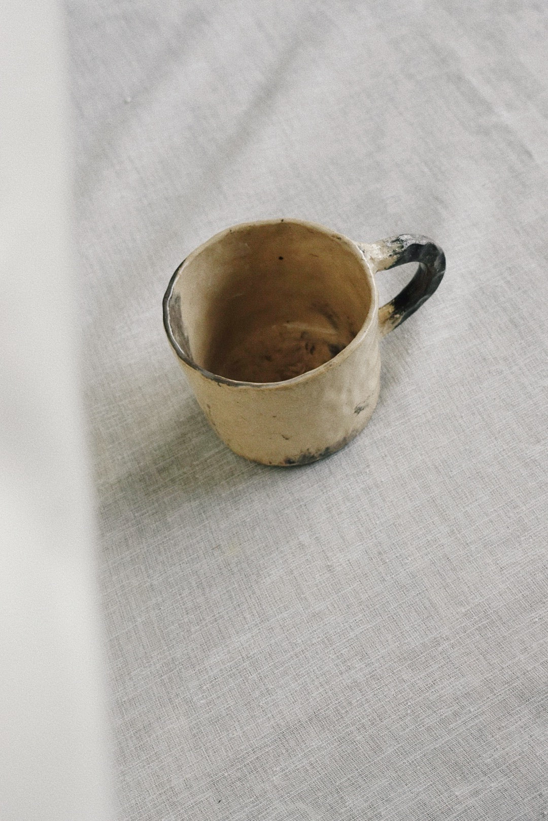 Obsidian vein mug