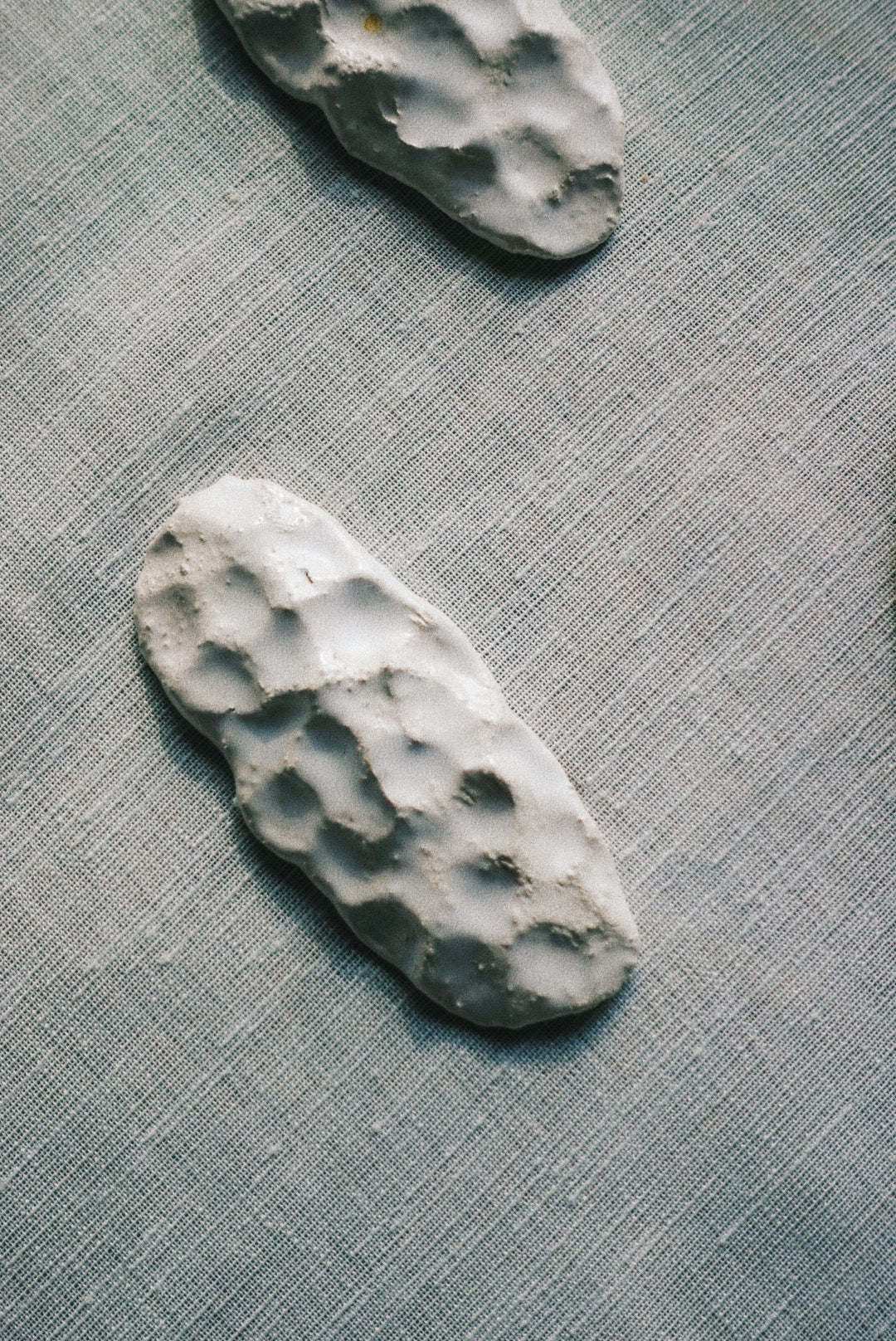 Stone cutlery rests
