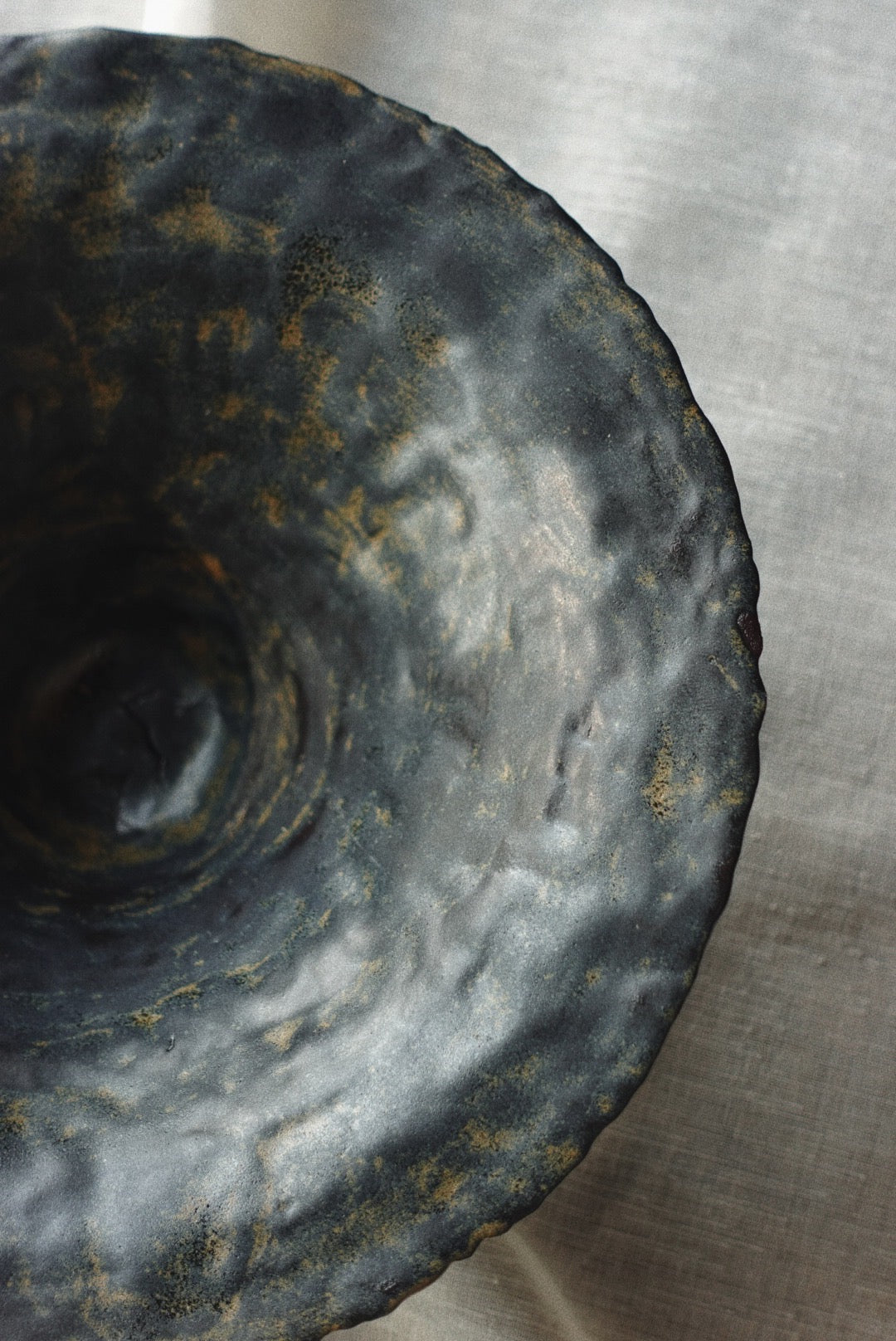 Black salamander bowl