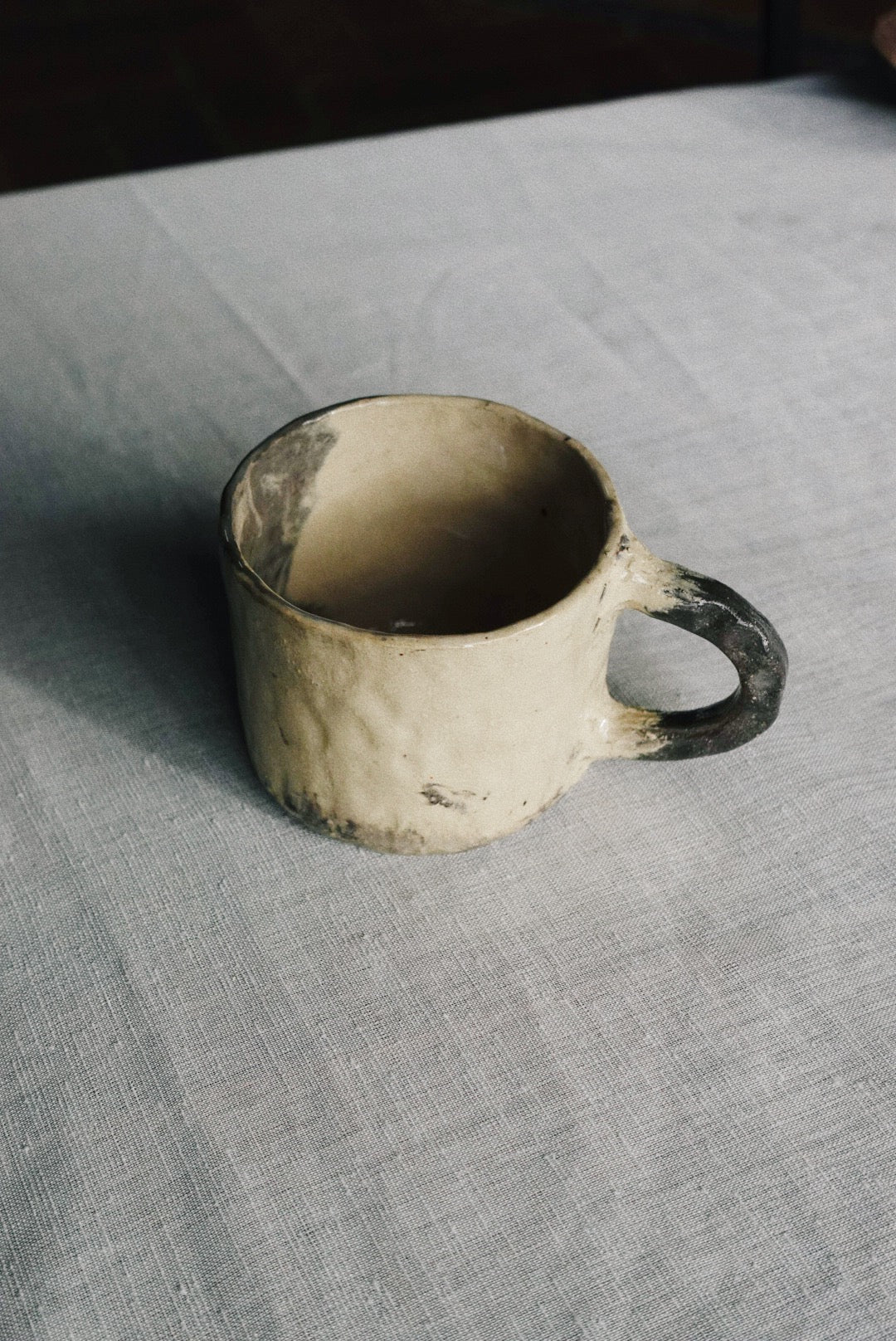 Obsidian vein mug