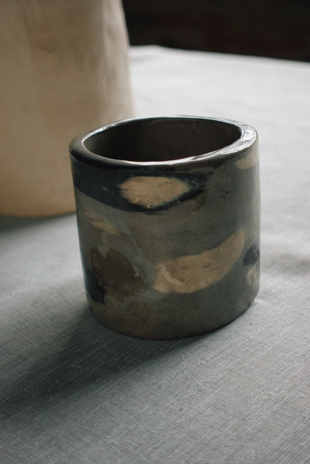 Obsidian vein mug