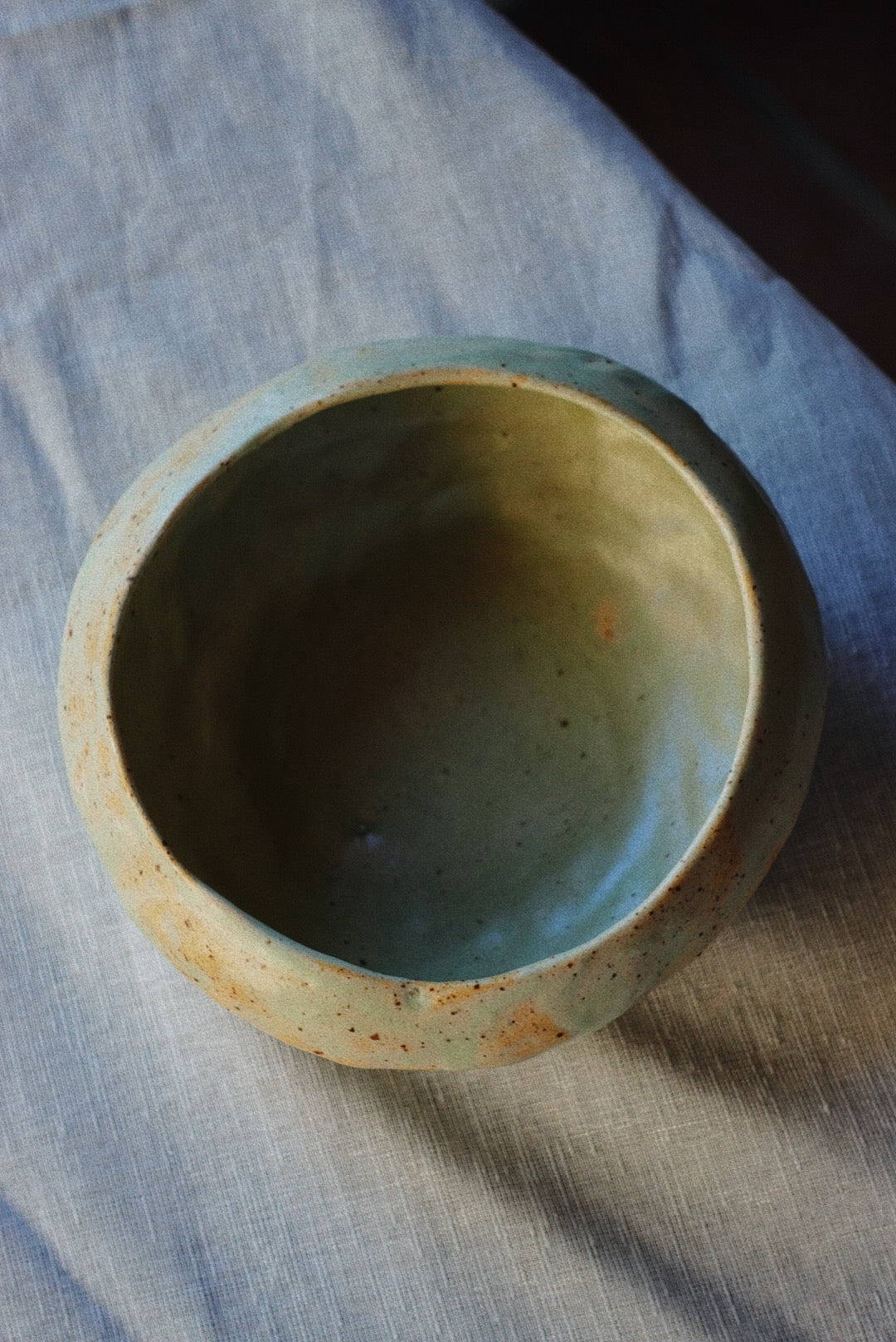 Green pebble bowl
