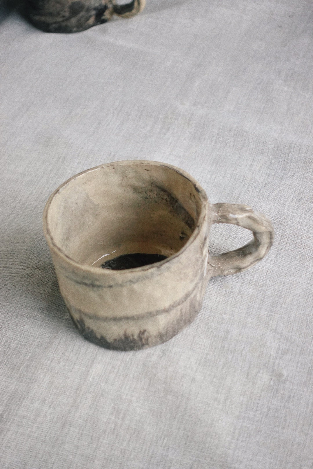 Obsidian vein mug