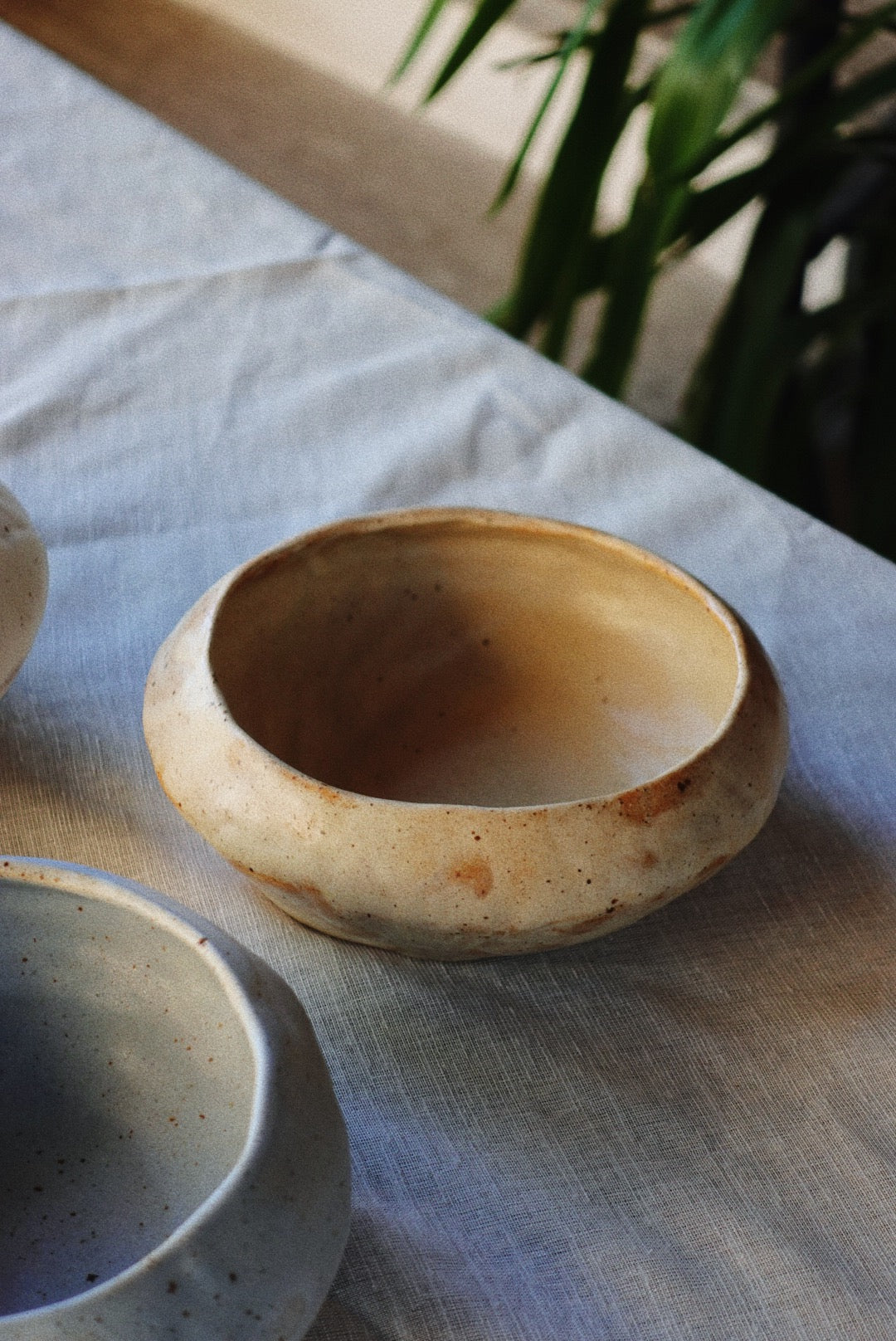 Brown pebble bowl
